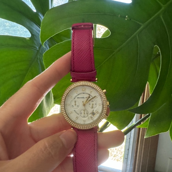 Micheal kors watch - Picture 2 of 3